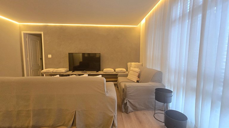 Apê de 3 dorms ao lado da Paulista / Novo e amplo