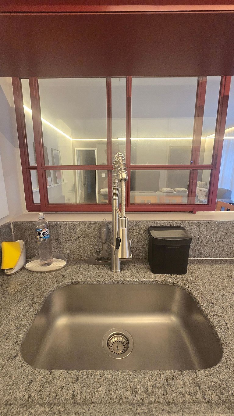 Apê de 3 dorms ao lado da Paulista / Novo e amplo