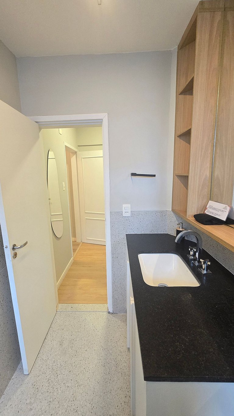 Apê de 3 dorms ao lado da Paulista / Novo e amplo