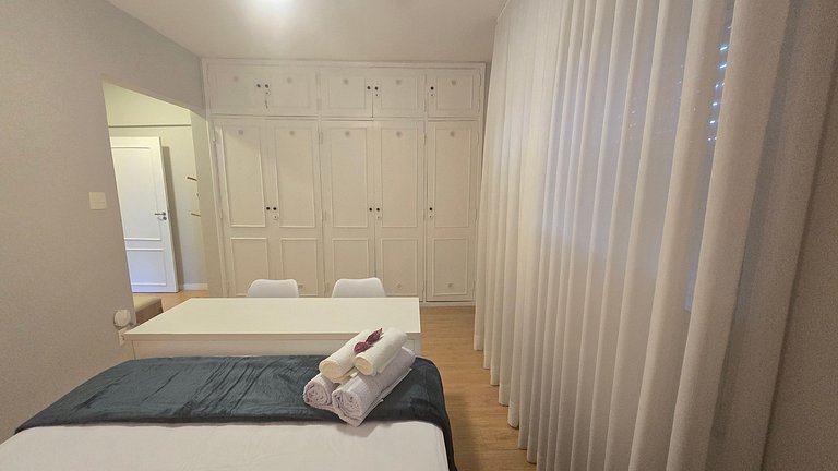 Apê de 3 dorms ao lado da Paulista / Novo e amplo