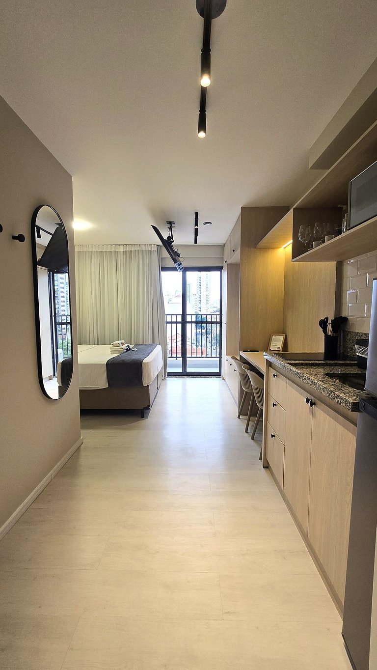 Studio Conforto em Pinheiros/ Sacada / 2 min metro