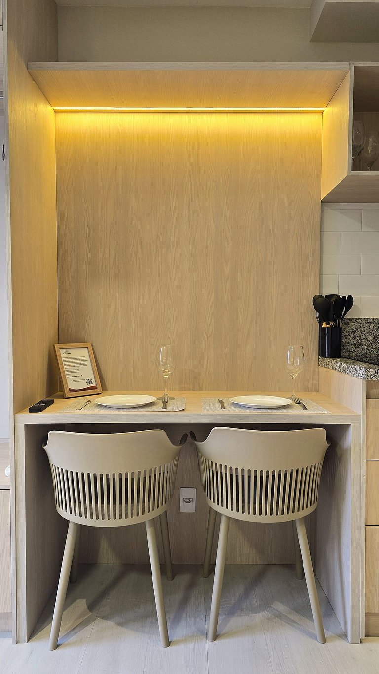 Studio Conforto em Pinheiros/ Sacada / 2 min metro