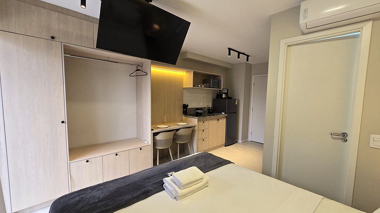 Studio Conforto em Pinheiros/ Sacada / 2 min metro