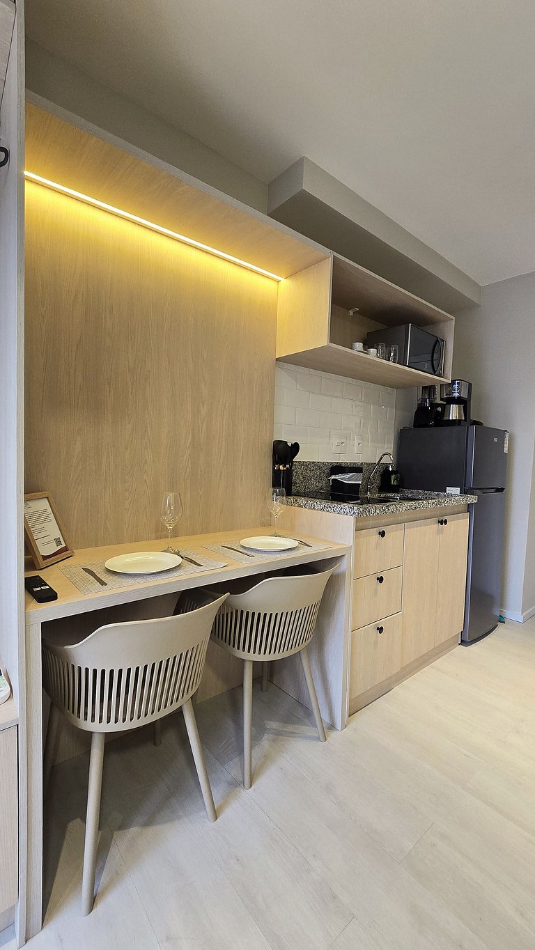 Studio Conforto em Pinheiros/ Sacada / 2 min metro