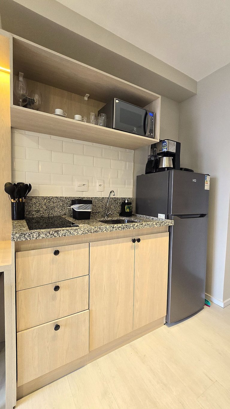 Studio Conforto em Pinheiros/ Sacada / 2 min metro