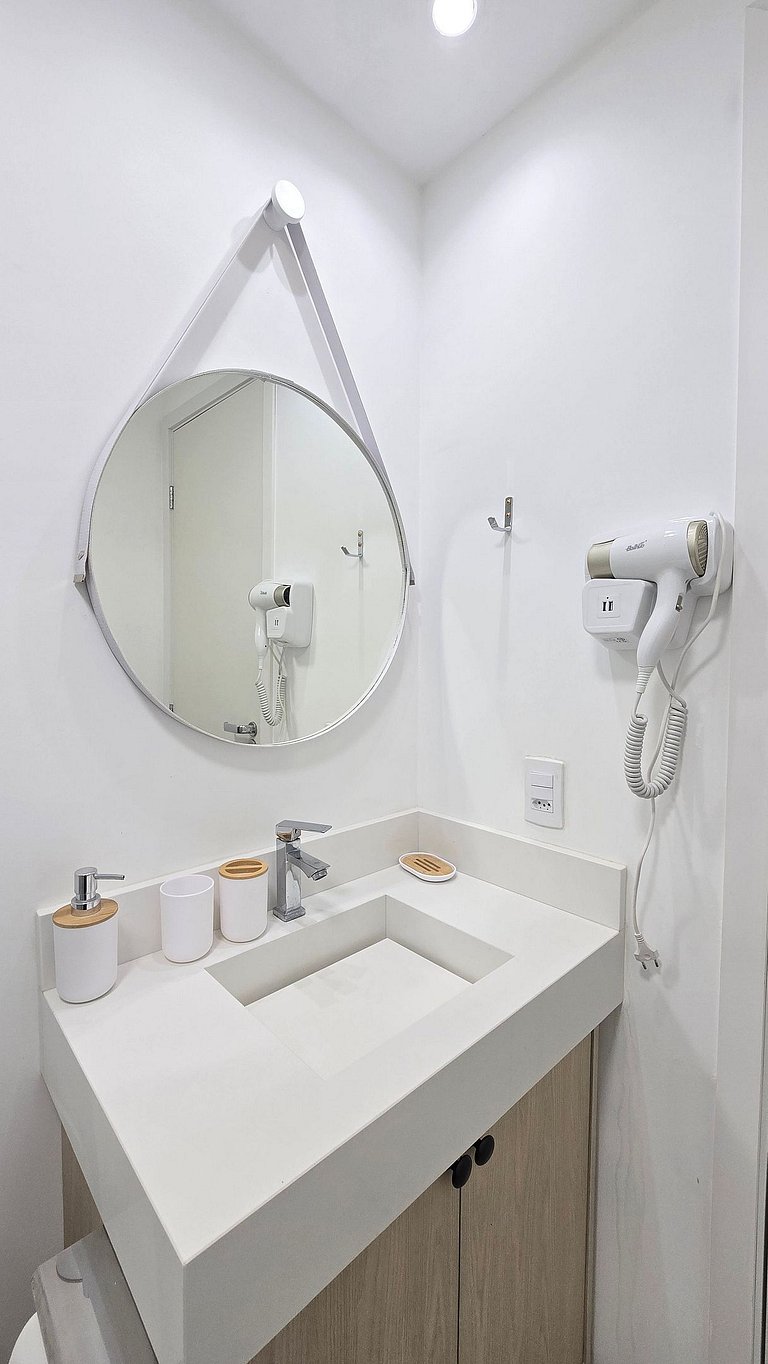 Studio Conforto em Pinheiros/ Sacada / 2 min metro