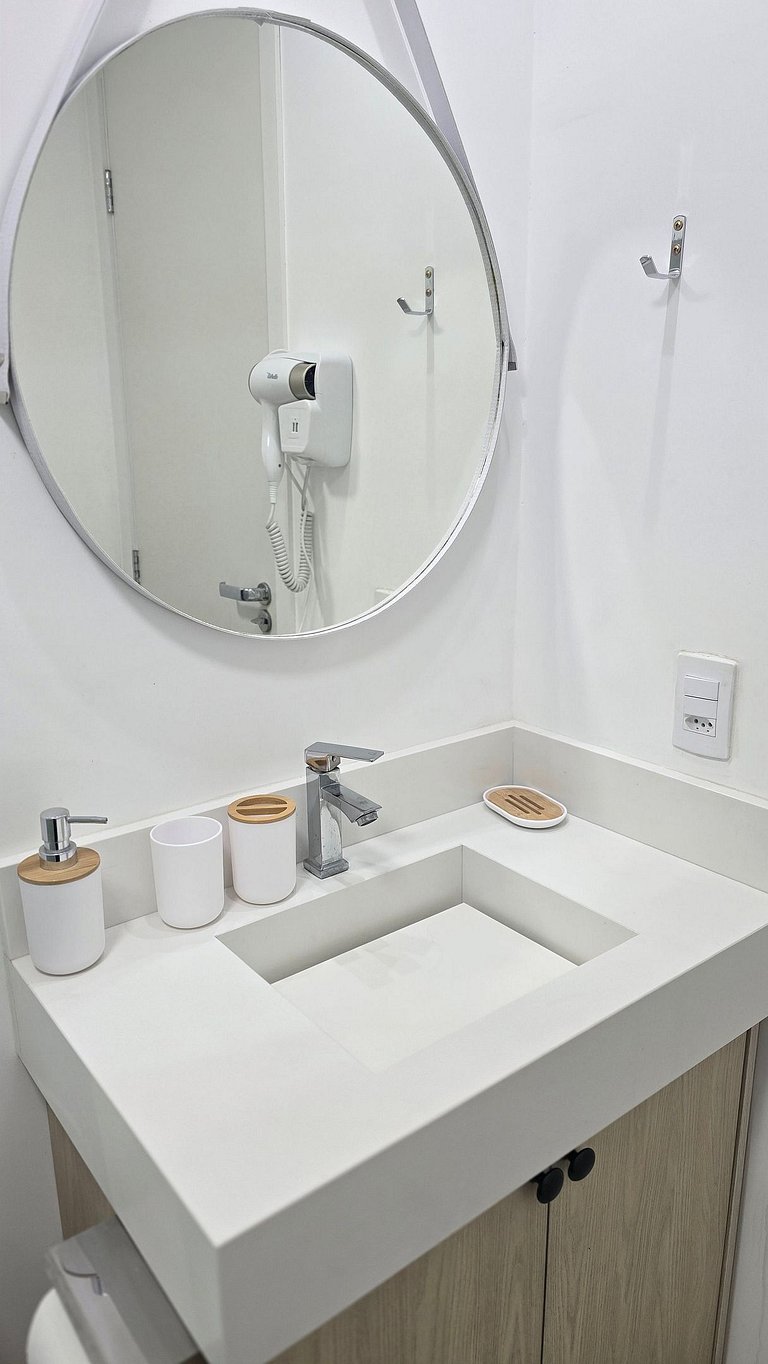 Studio Conforto em Pinheiros/ Sacada / 2 min metro